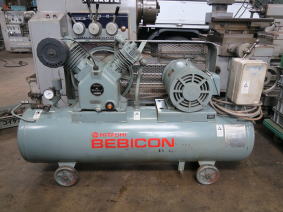 日立　コンプレッサー