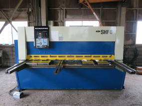 コマツ　油圧シャーリング